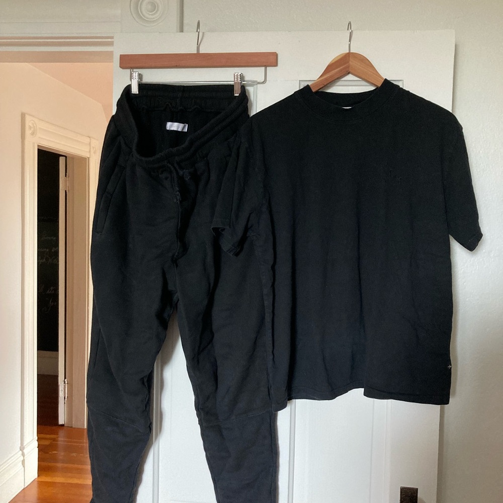 Black sweatpants joggers and black t-shirt set